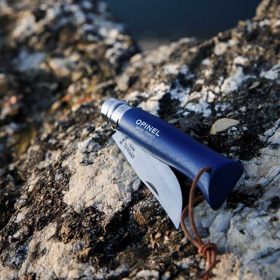 Opinel Colorama No 08 Taschenmesser in einer Gürteletui